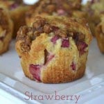 Strawberry Rhubarb Muffins {A Pretty Life} Strawberry Rhubarb Muffins {A Pretty Life}