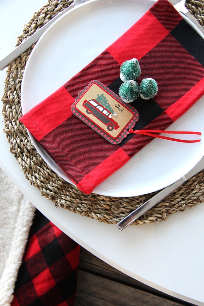 Christmas Place Setting Ideas - A Pretty Life In The Suburbs